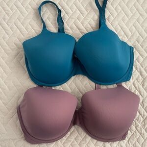 Victoria’s Secret 36DDD lightly lined full coverage bras